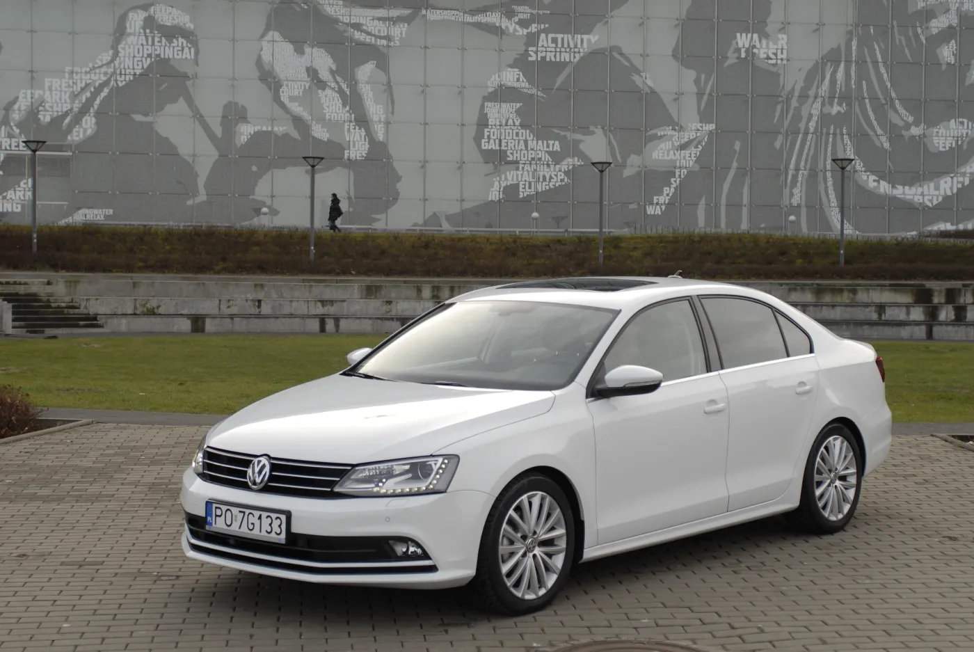 7394423-volkswagen-jetta.jpg