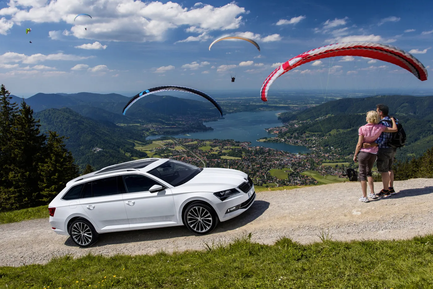 7949541-skoda-superb-kombi.jpg