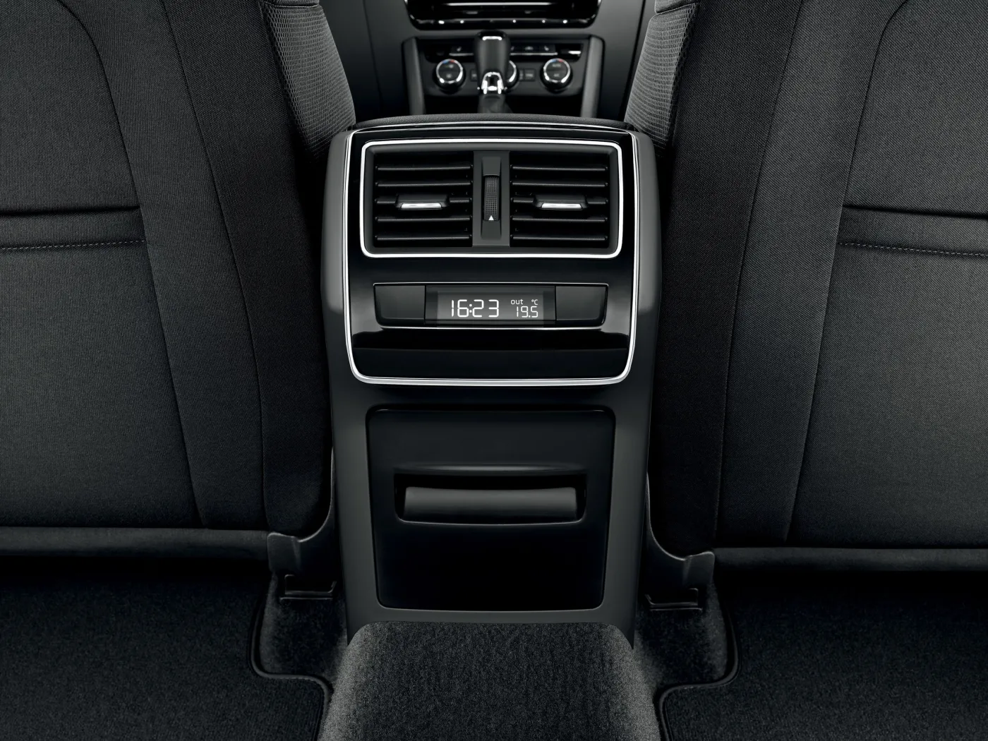 7949826-skoda-superb-kombi.jpg