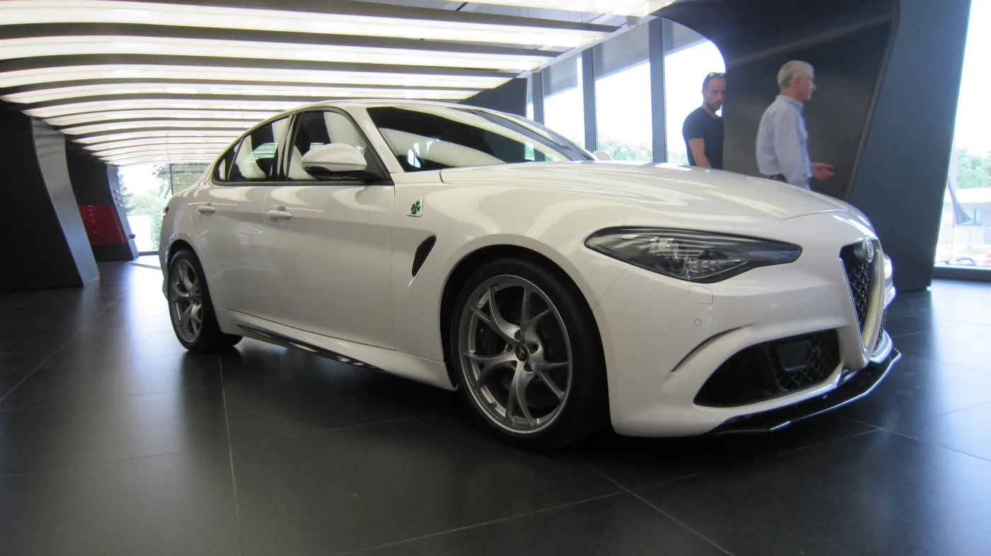 7983895-alfa-romeo-giulia.jpg