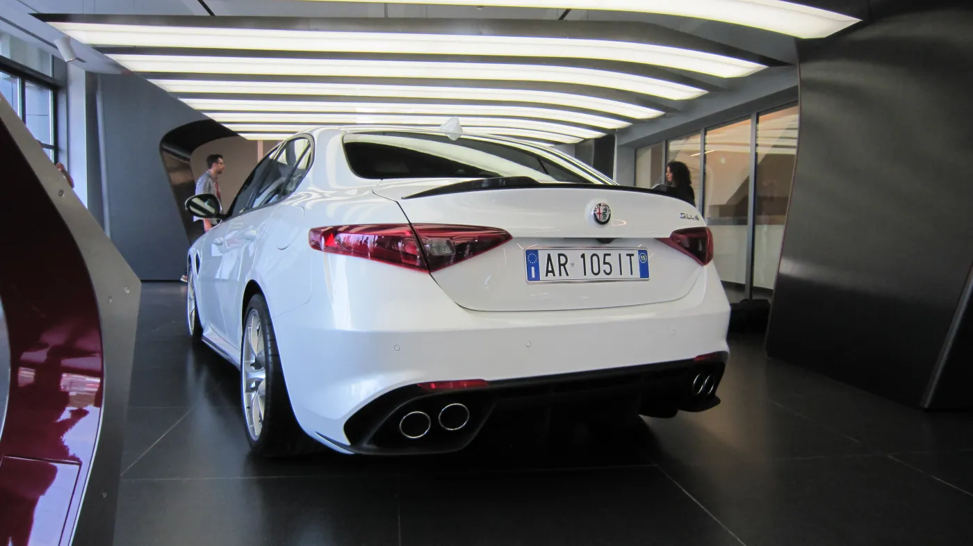 7983985-alfa-romeo-giulia.jpg