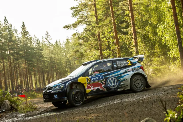 Rajd Finlandii: Latvala liderem po 10. oesach