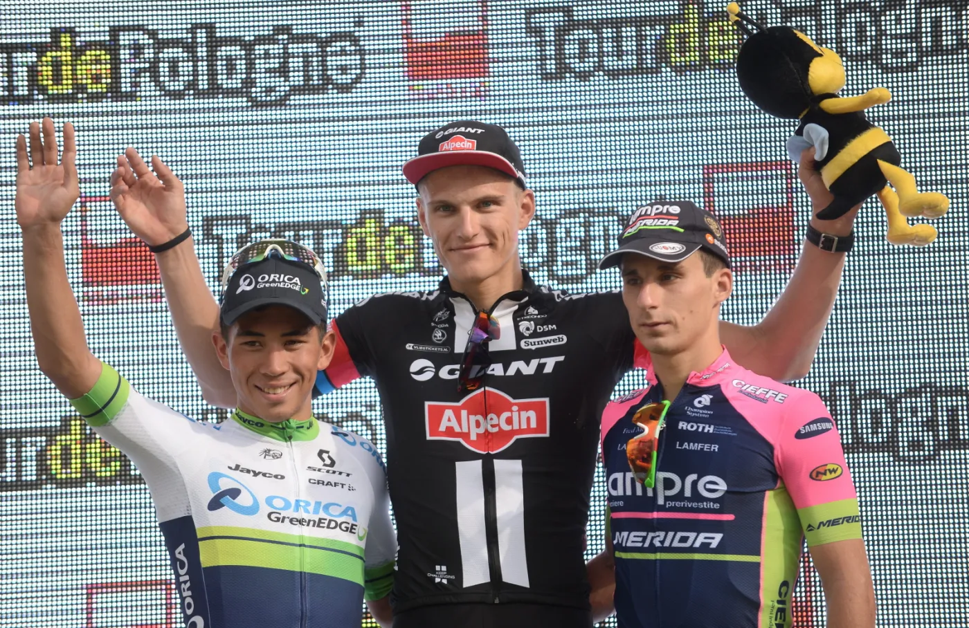 8042591-kolarze-na-podium.jpg
