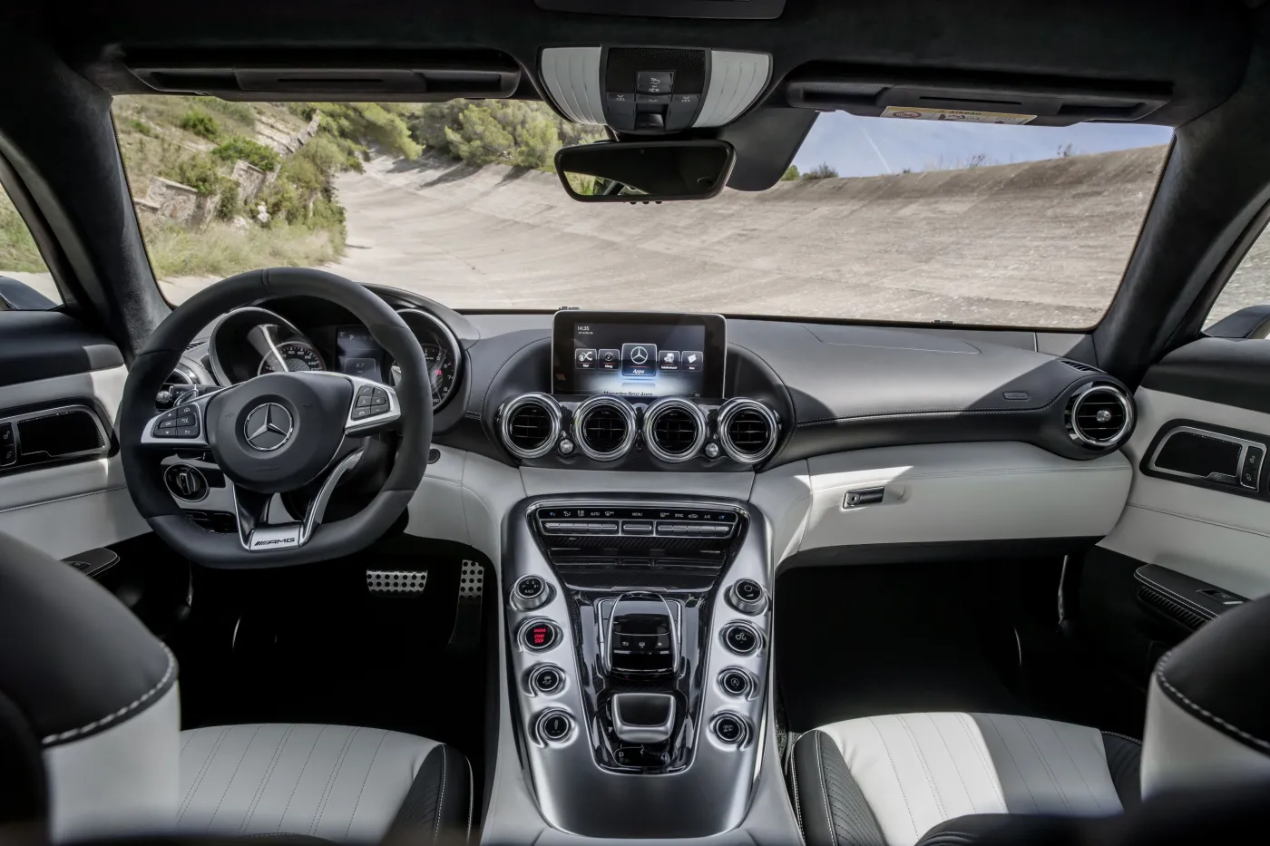6796660-mercedes-amg-gt.jpg