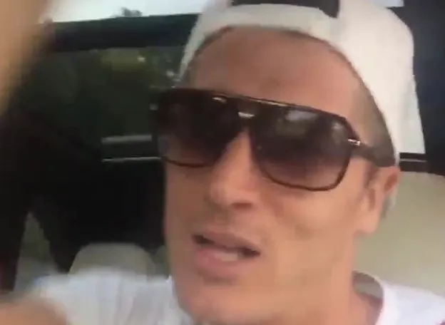 Robert Lewandowski śpiewa, jak Kylie Jenner. WIDEO
