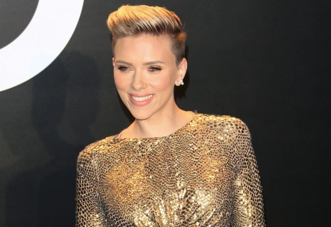 7456383-scarlett-johansson.jpg