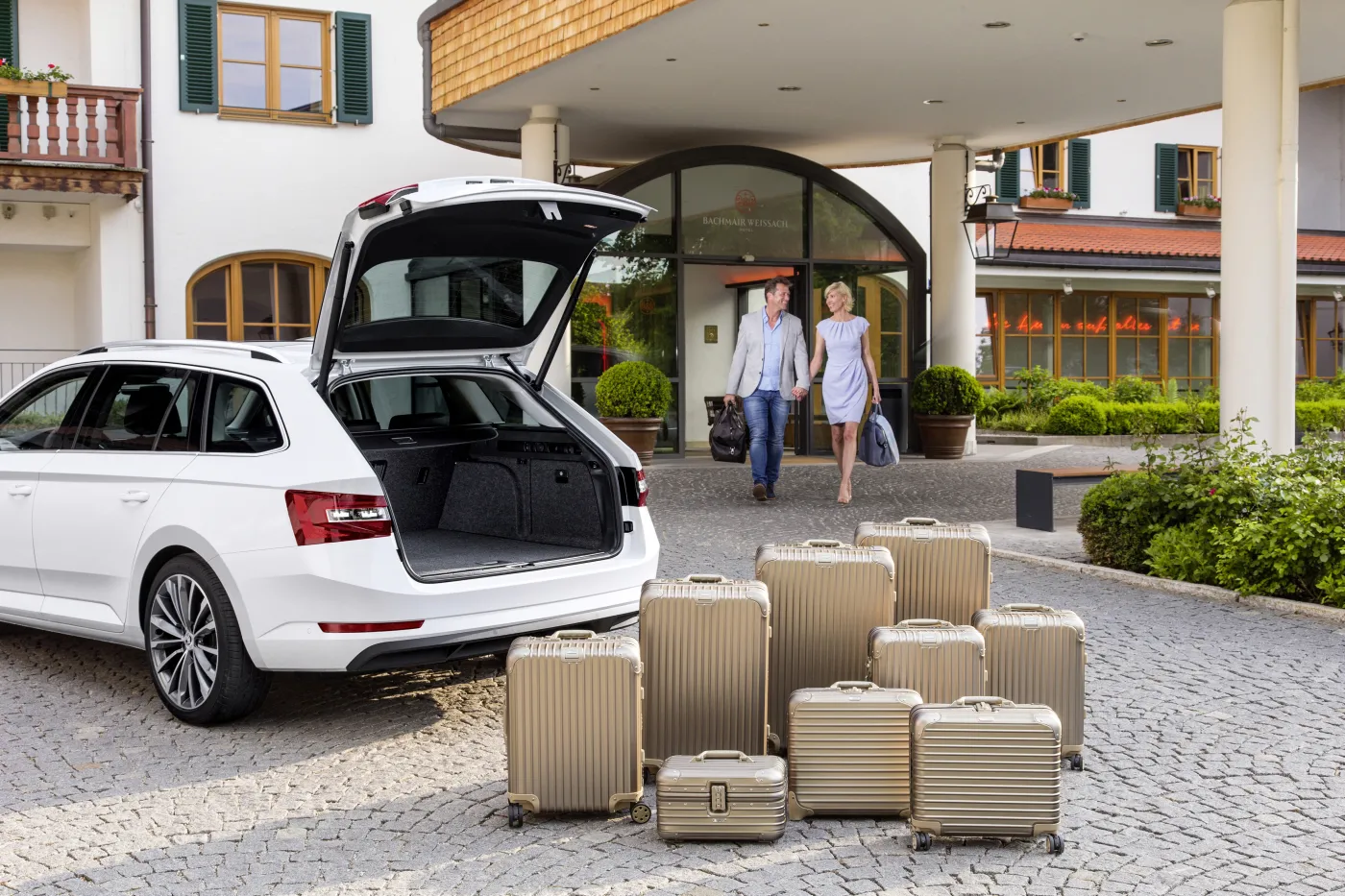 7949646-skoda-superb-kombi.jpg