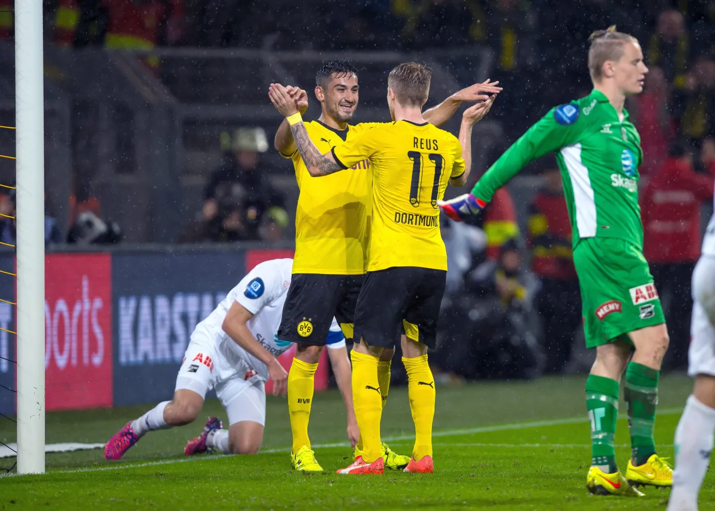 Marco Reus (tyłem)