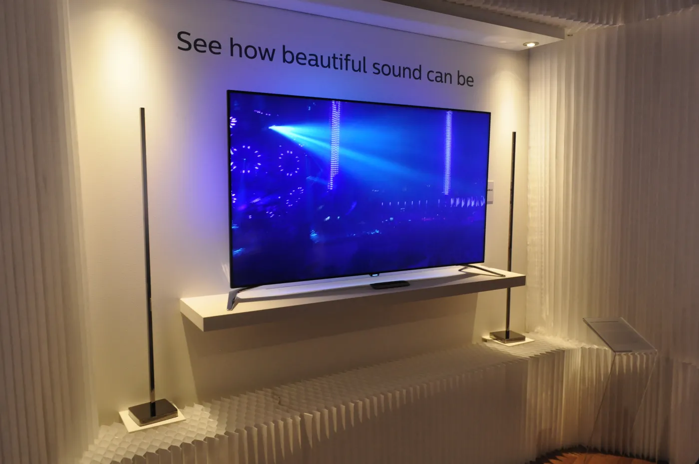 8172022-philips-4k-uhd-hdr.jpg