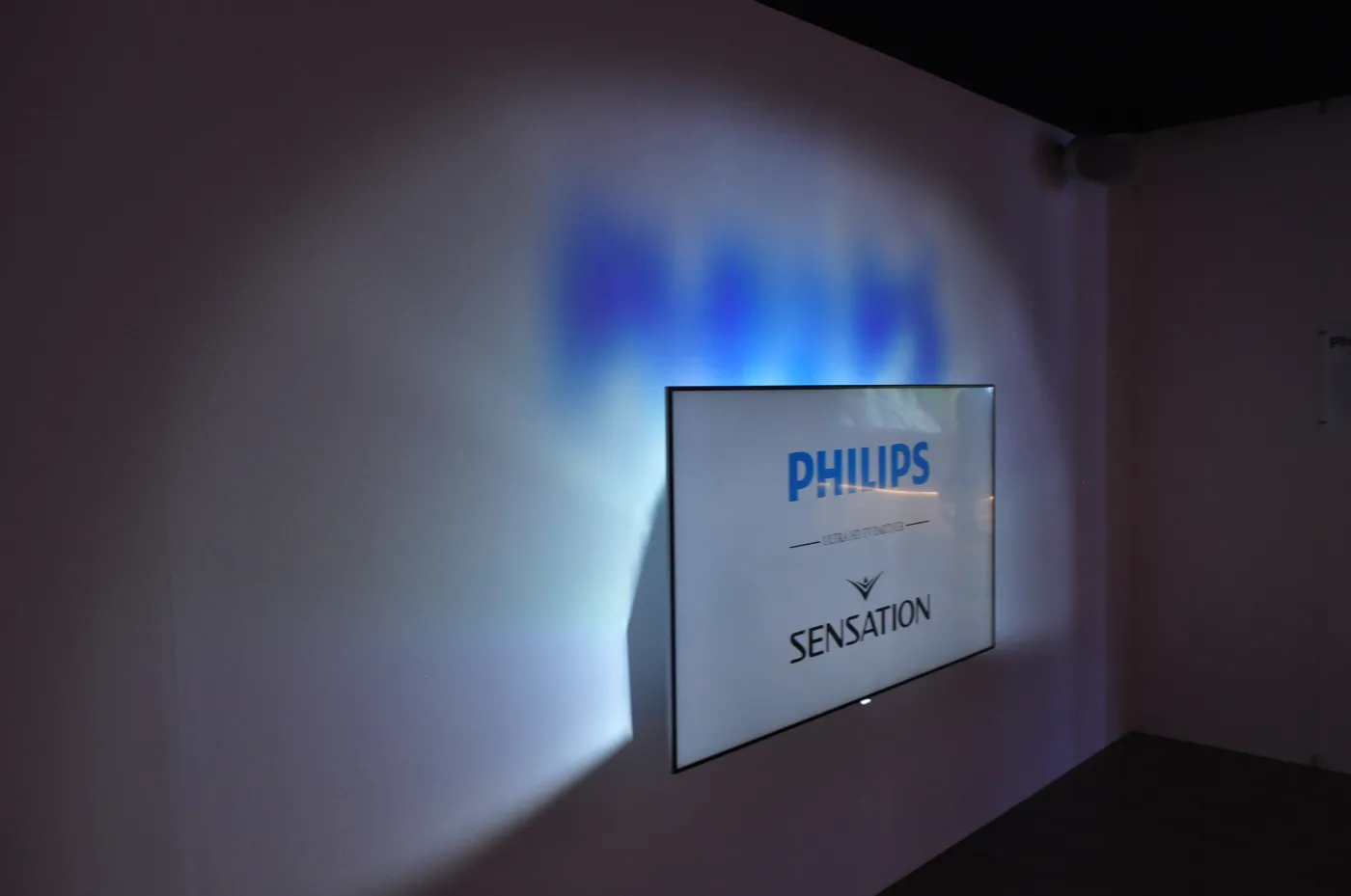 8172053-philips-ambilight.jpg