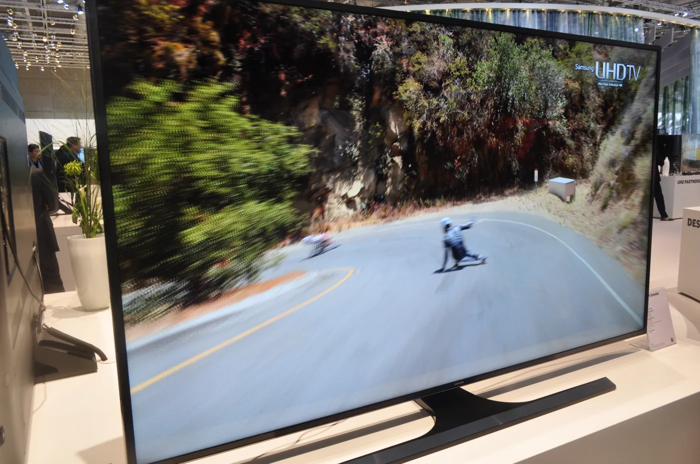 8172115-samsung-suhd-z-hdr.jpg