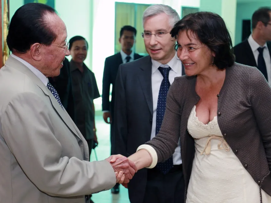 7784145-annick-girardin.jpg