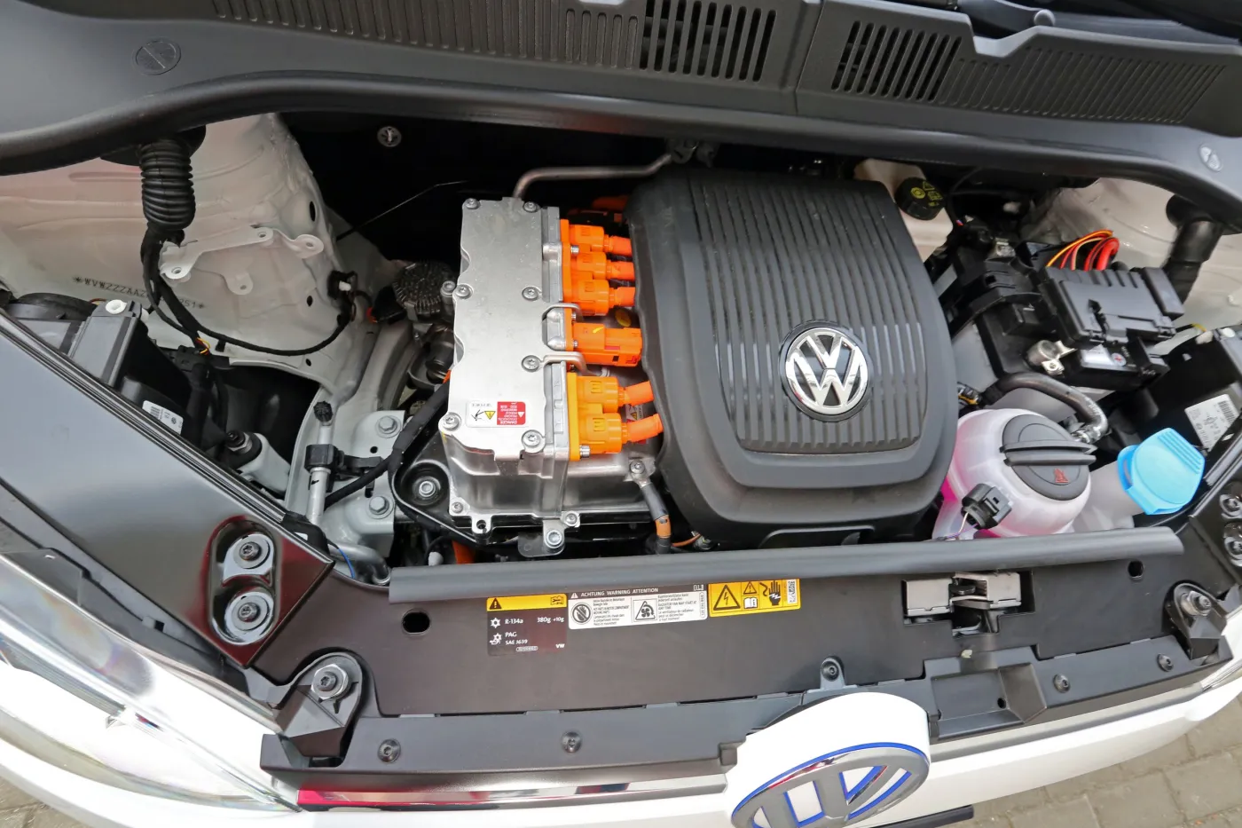 7821906-volksawgen-e-up.jpg