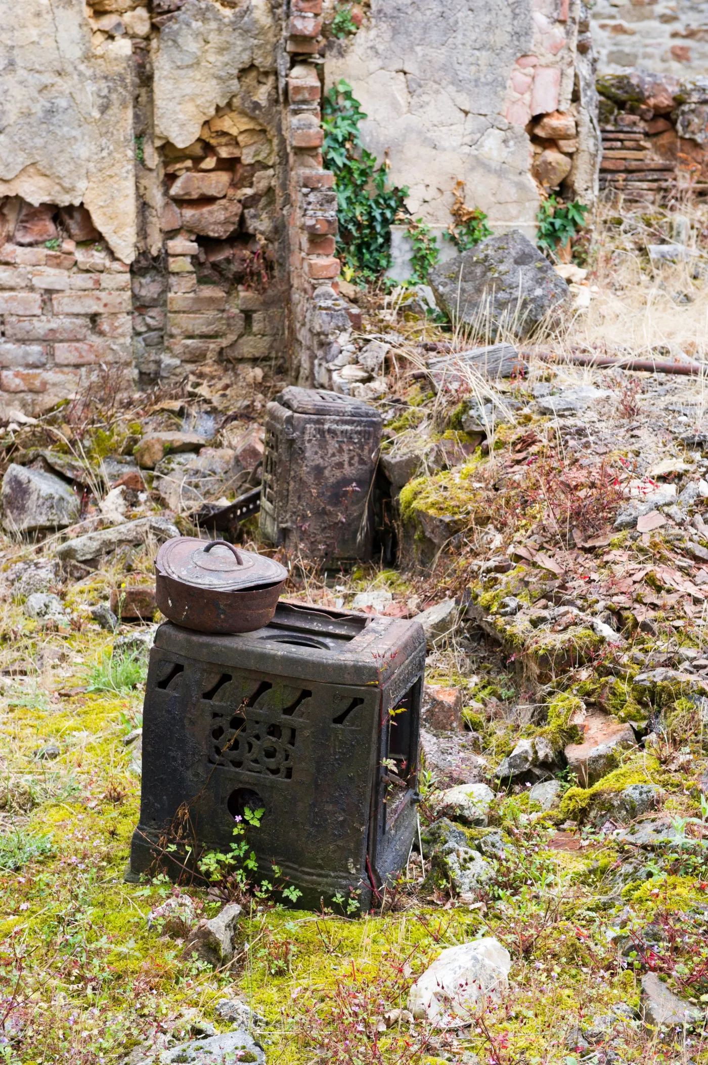 7868974-oradour-sur-glane.jpg