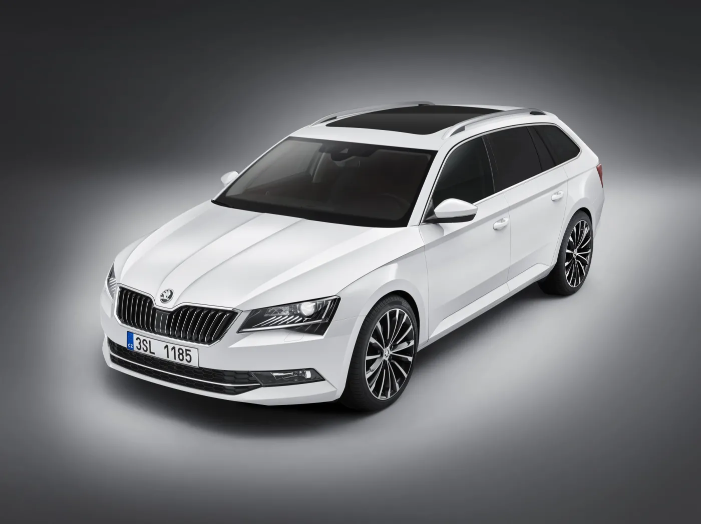 7810058-skoda-superb-kombi.jpg