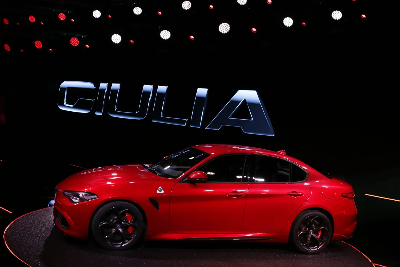 7909817-alfa-romeo-giulia.jpg