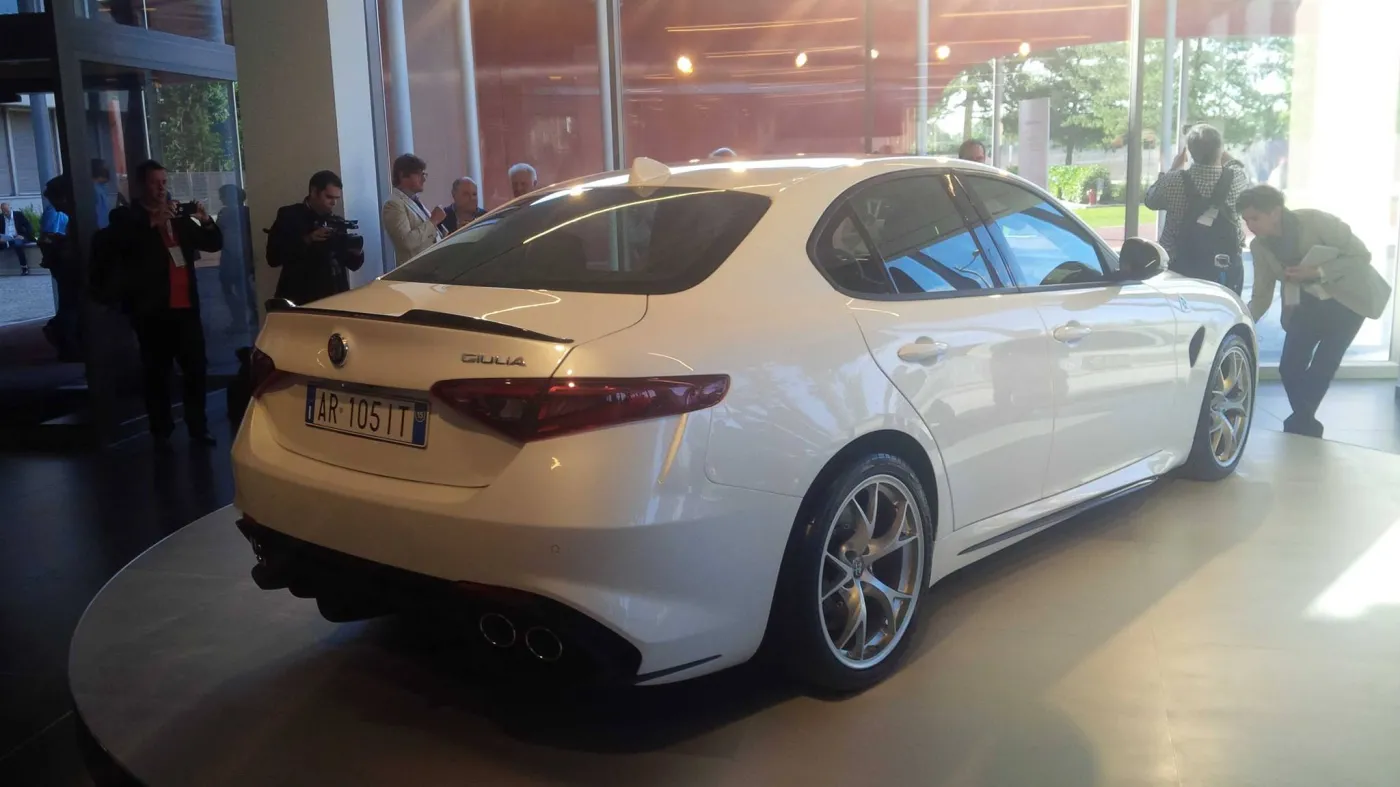 7910027-alfa-romeo-giulia.jpg