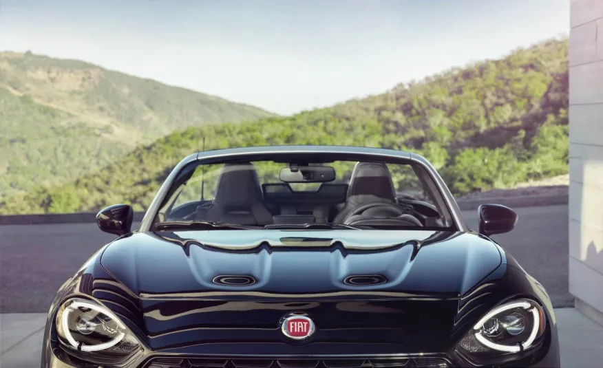 8436505-fiat-124-spider.jpg