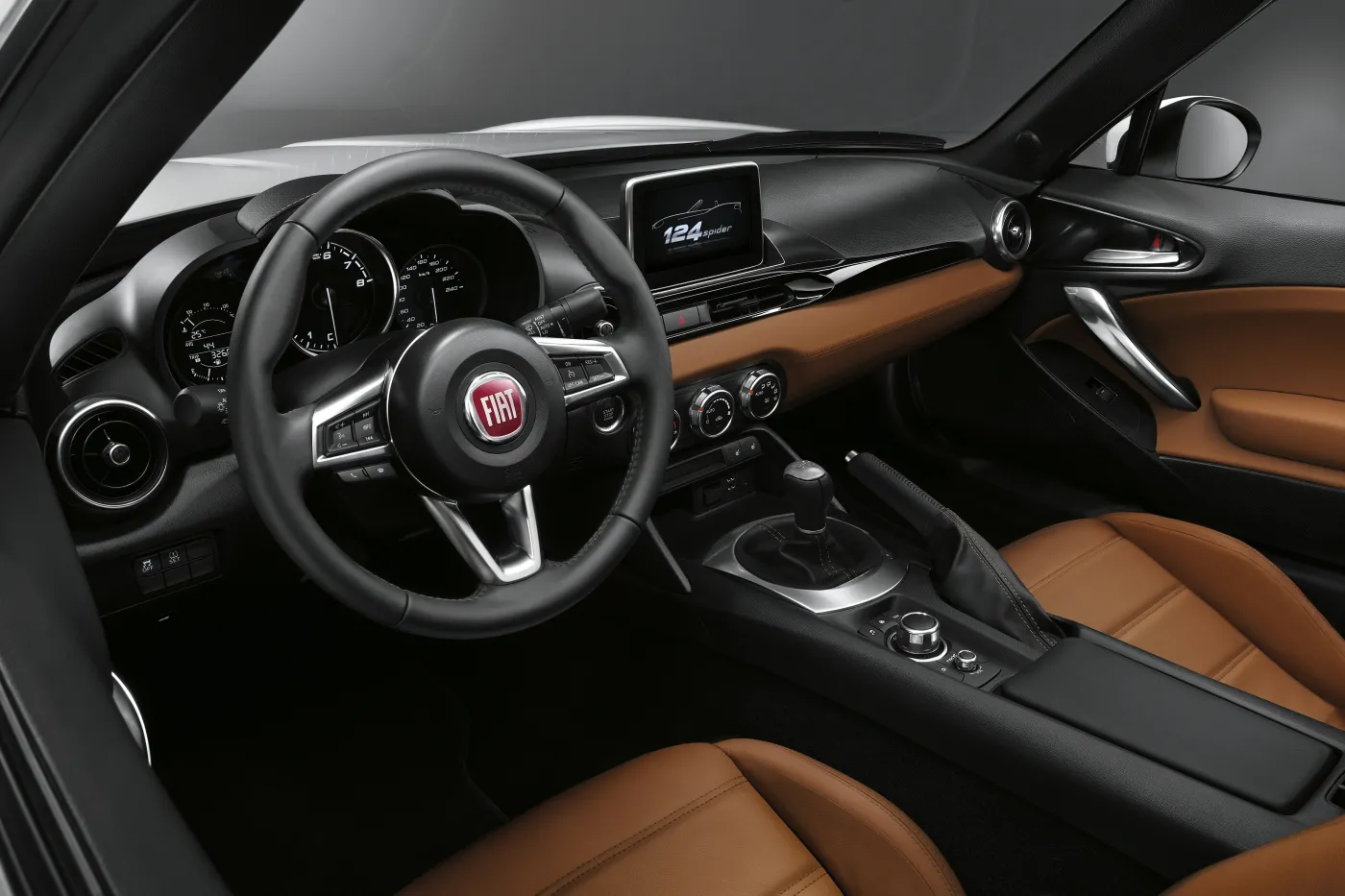 8438830-fiat-124-spider.jpg
