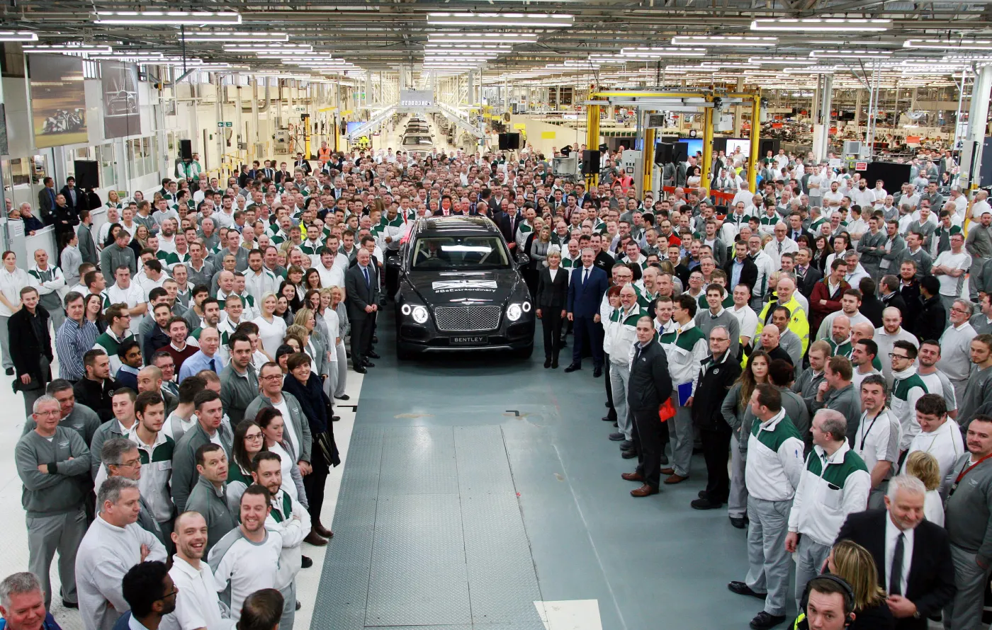 8483733-bentley-bentayga.jpg