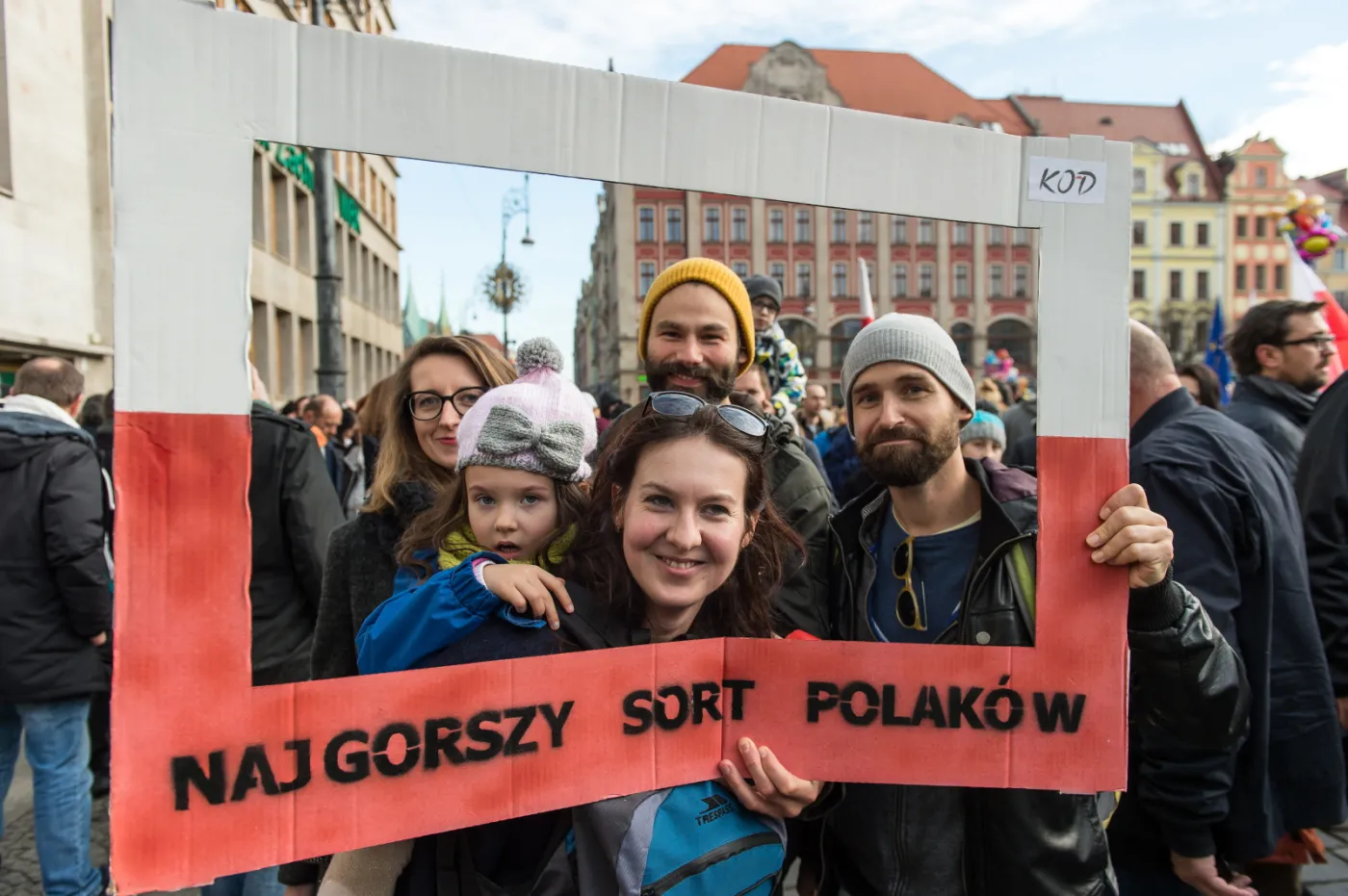 8561548-manifestacja-kod.jpg