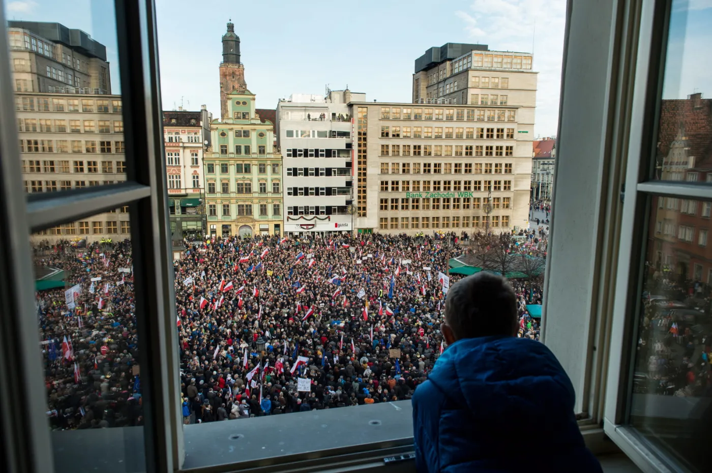 8561612-manifestacja-kod.jpg