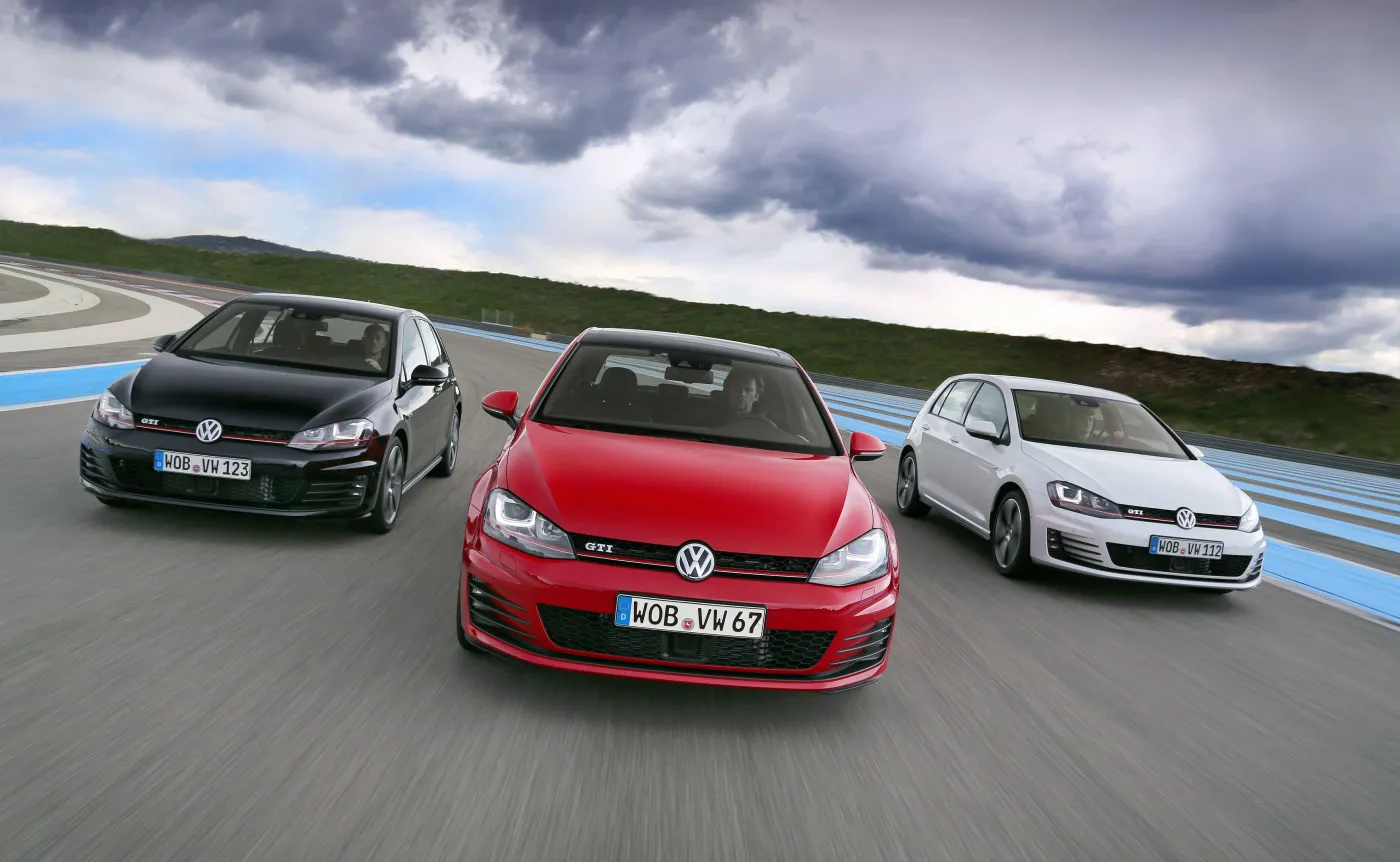 8605517-volkswagen-golf.jpg