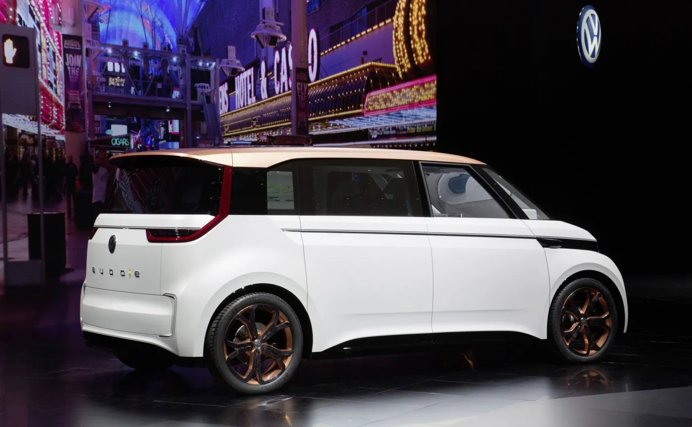 8609411-volkswagen-budd-e.jpg