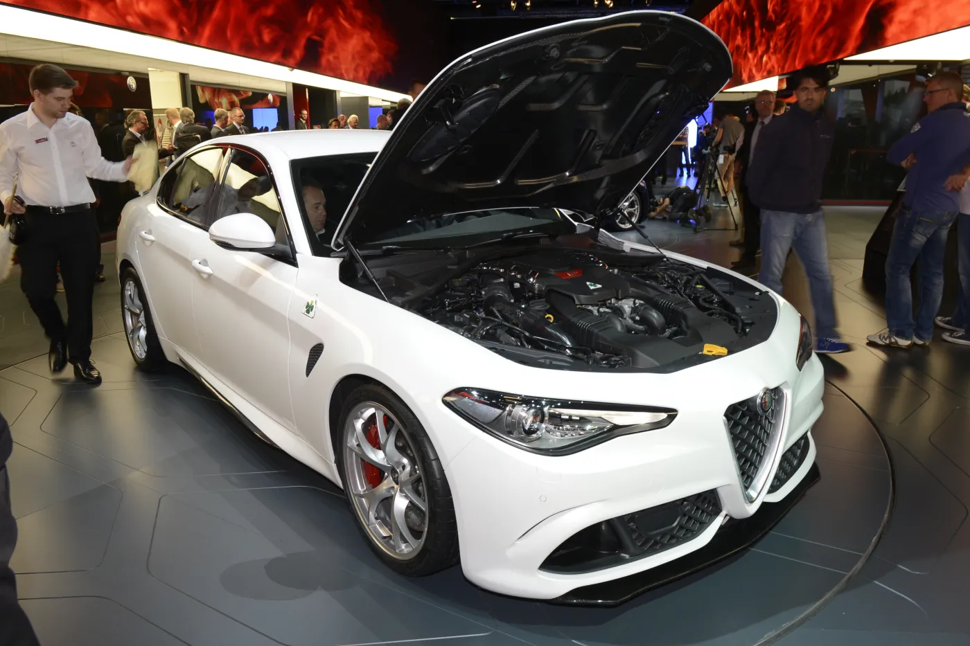 8211057-alfa-romeo-giulia.jpg