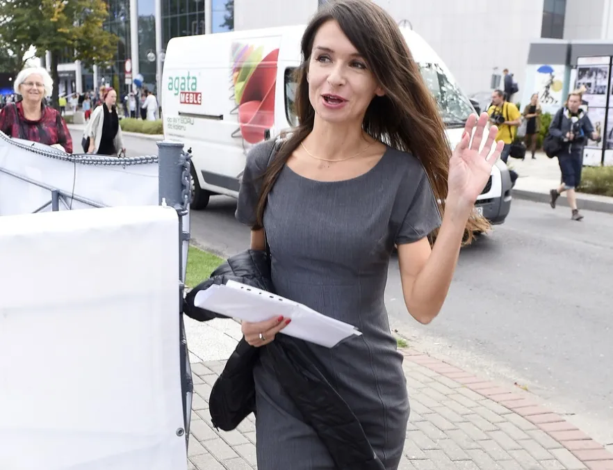 Uśmiech to jej najcenniejsza biżuteria: promienna i stylowa Marta Kaczyńska w Gdyni