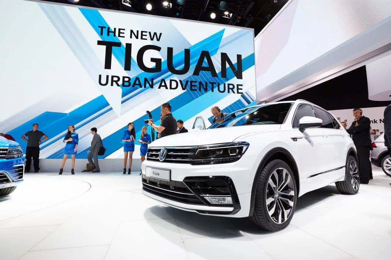 8227289-volkswagen-tiguan.jpg
