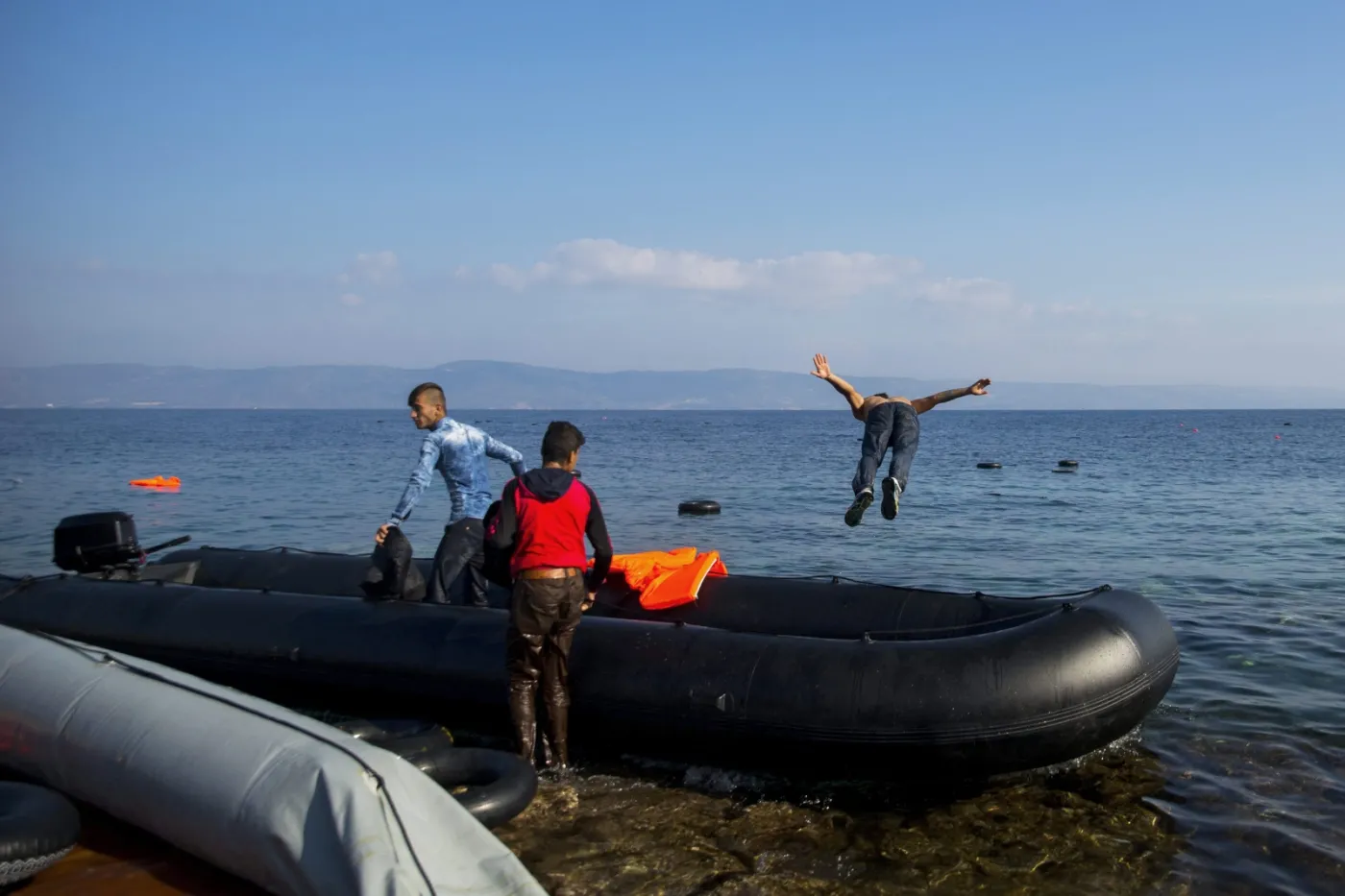 8283565-uchodzcy-na-lesbos.jpg