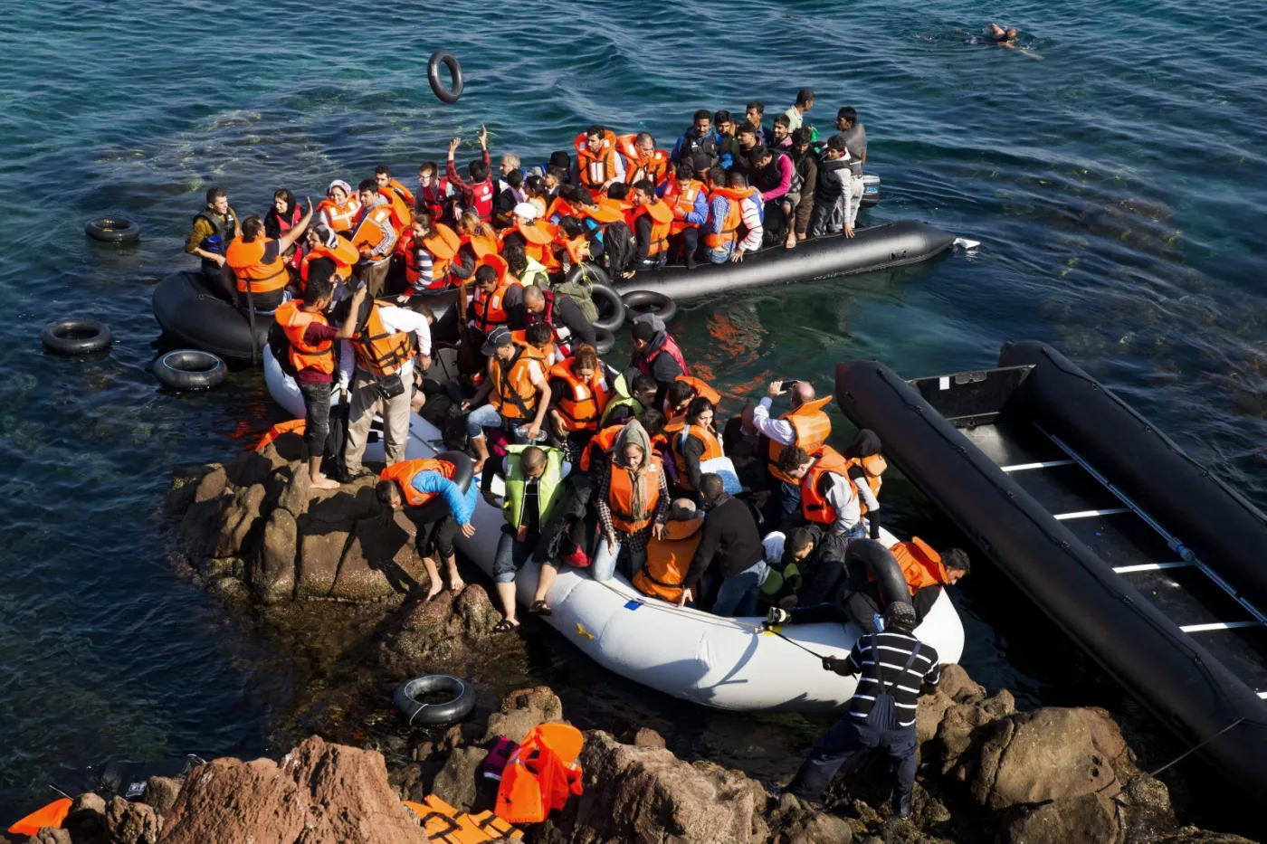 8283597-uchodzcy-na-lesbos.jpg