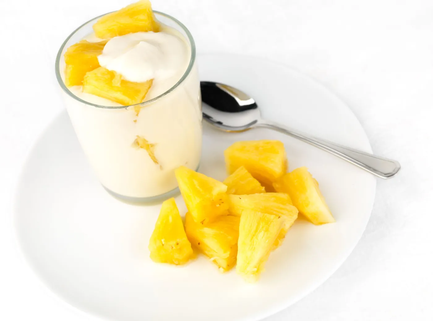 Jogurt z ananasami