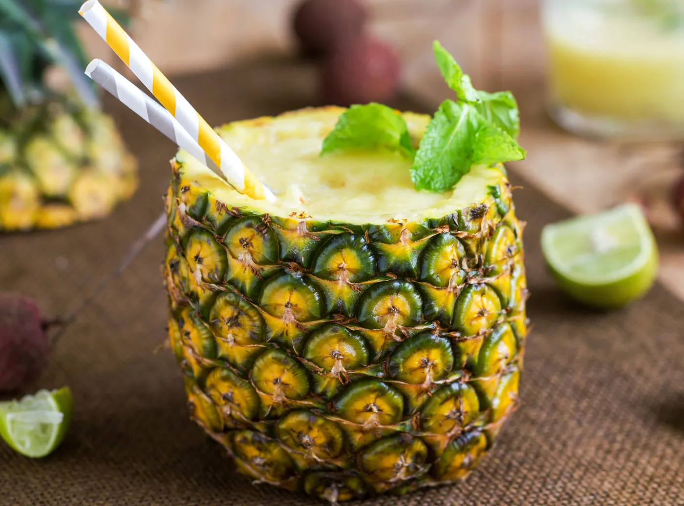 8341300-drink-ananasowy.jpg
