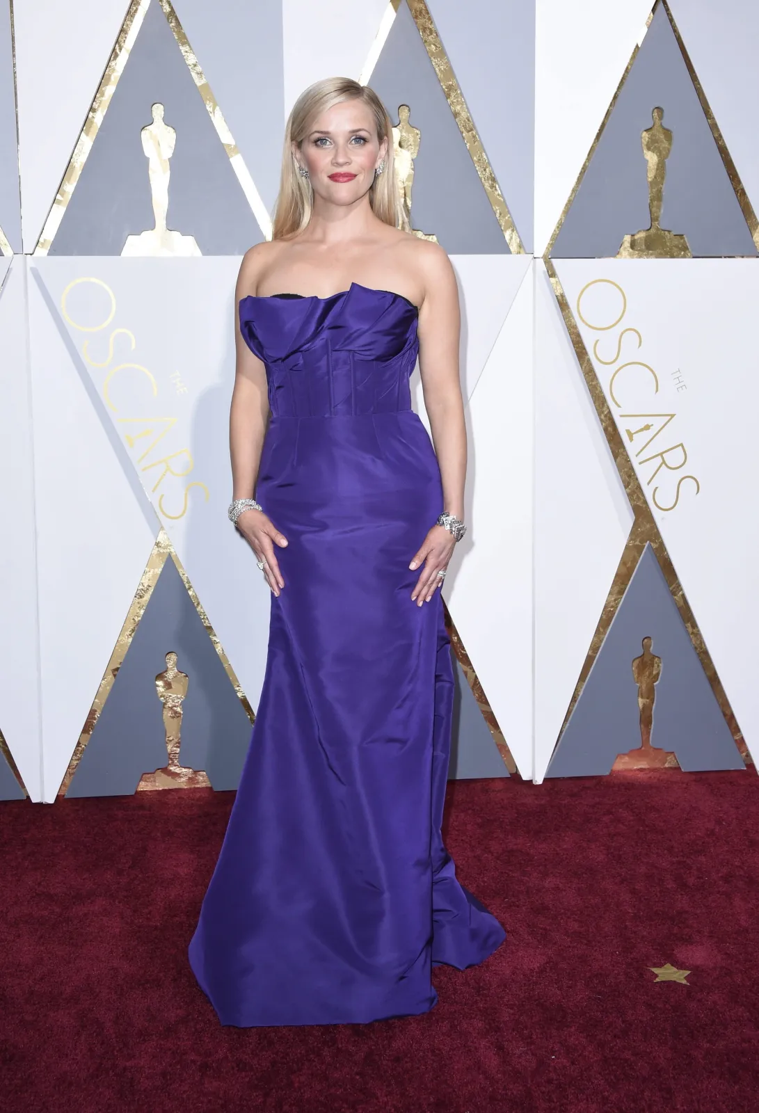 8786249-reese-witherspoon.jpg
