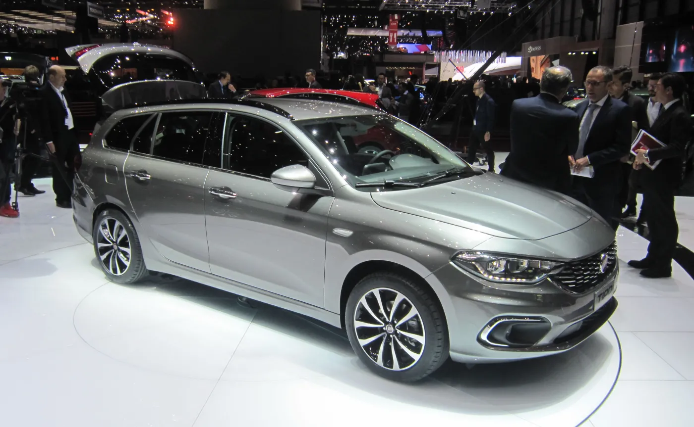 8797026-fiat-tipo-kombi.jpg