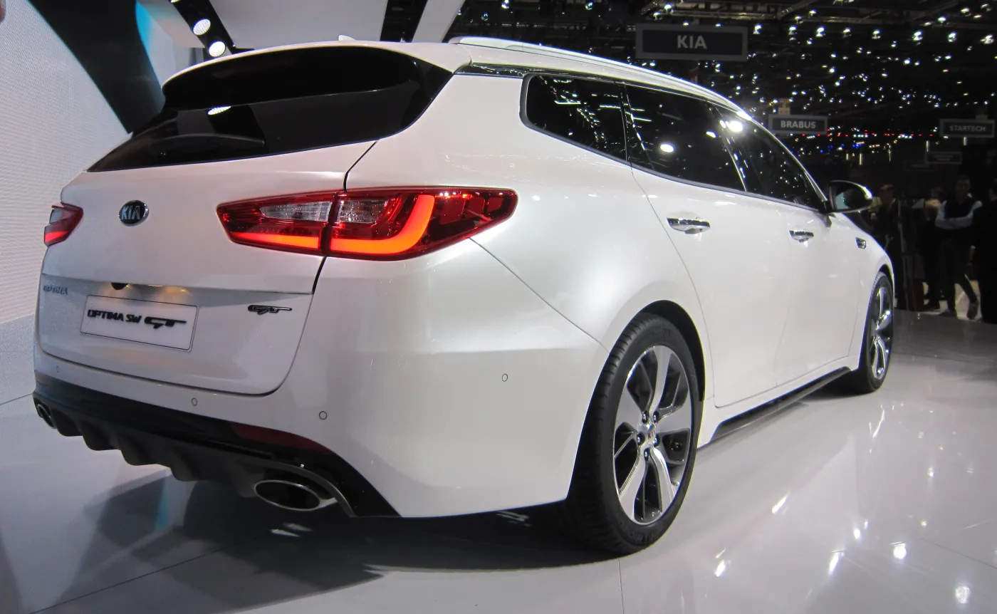 8804751-kia-optima-kombi.jpg
