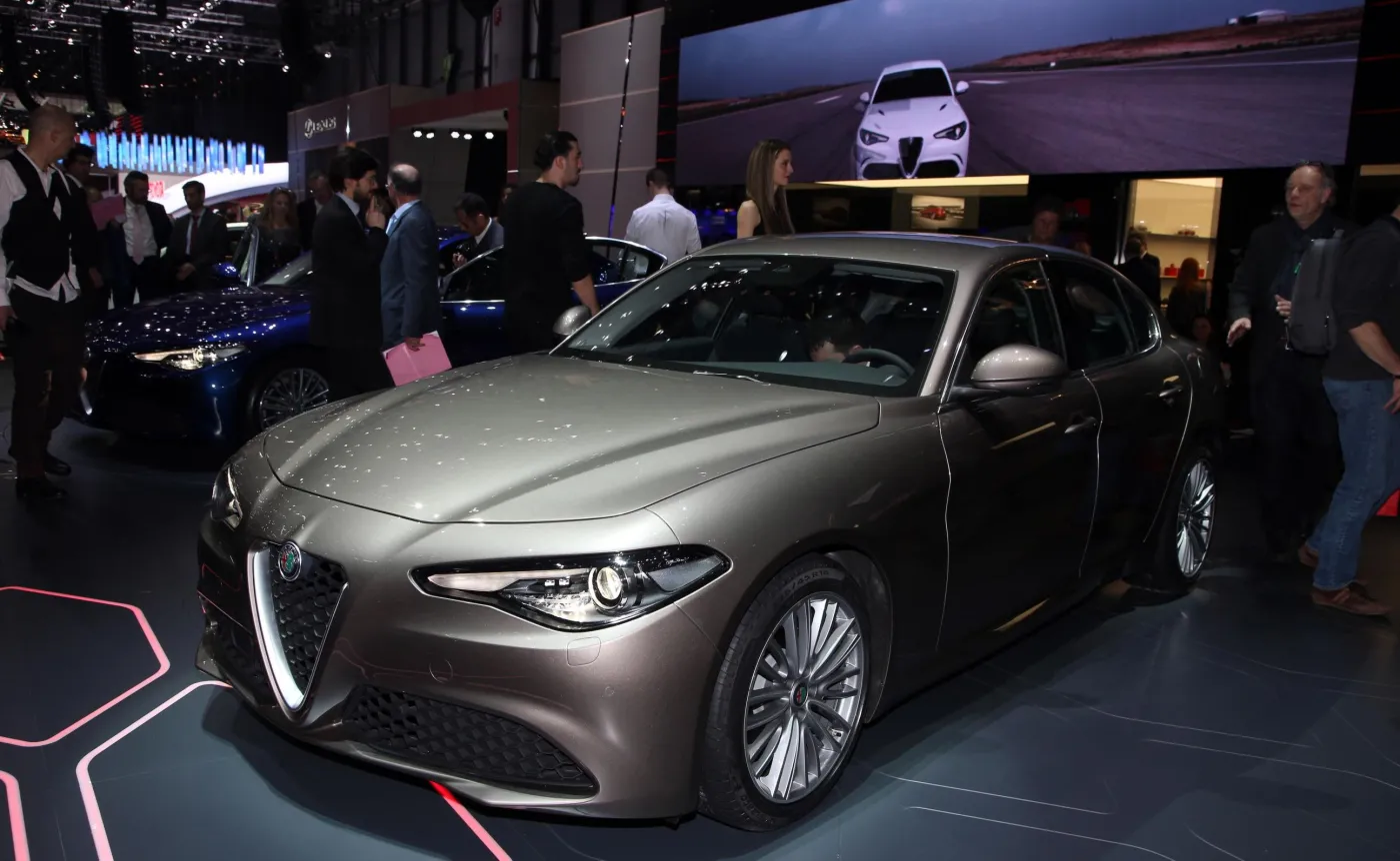 8812257-alfa-romeo-giulia.jpg