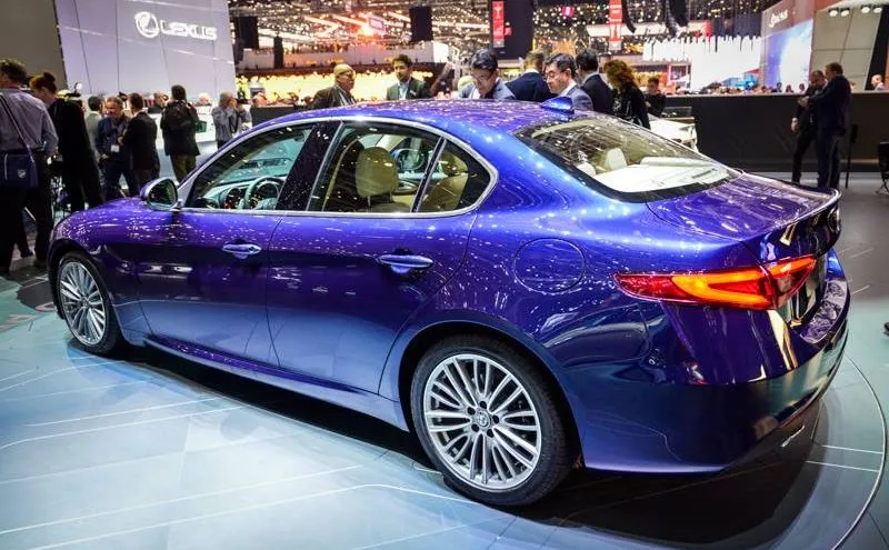 8813017-alfa-romeo-giulia.jpg
