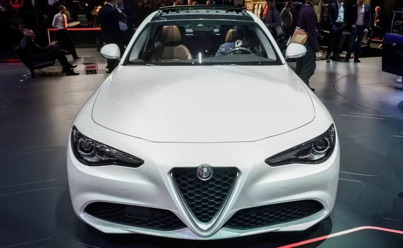8813136-alfa-romeo-giulia.jpg