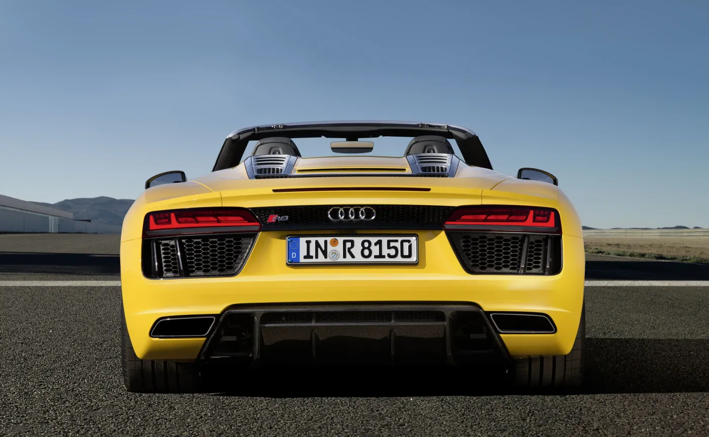 8866476-audi-r8-spyder-v10.jpg