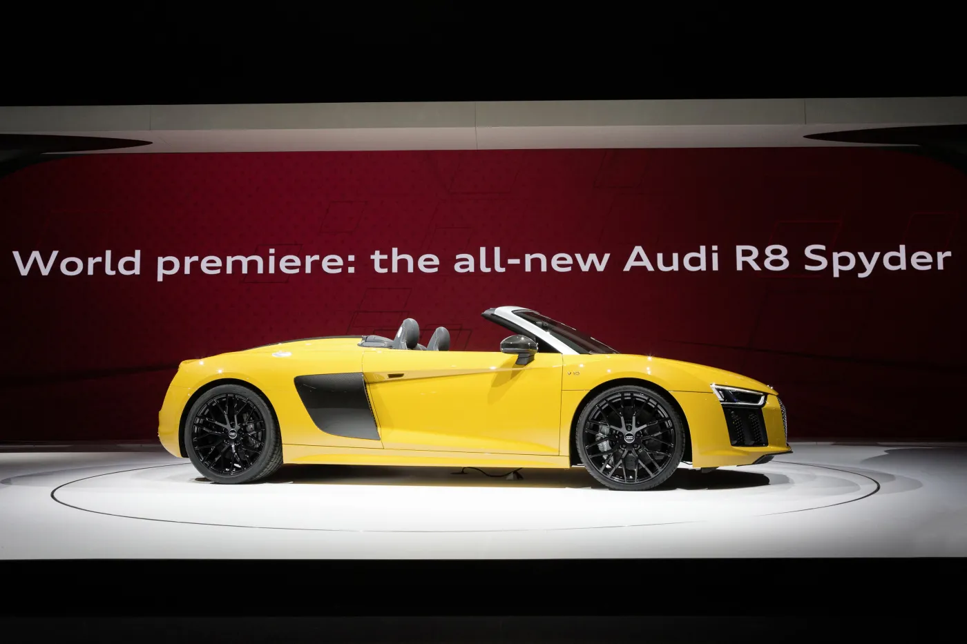 8868134-audi-r8-spyder-v10.jpg