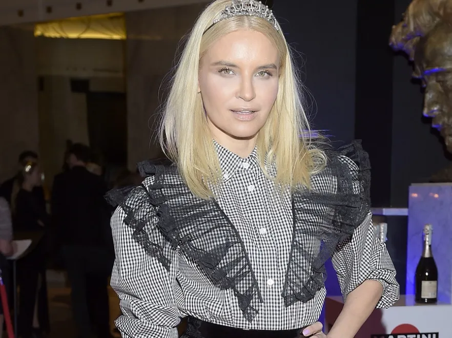 Joanna Horodyńska dorabia ambitną teorię do swojego "przejścia na blond"...