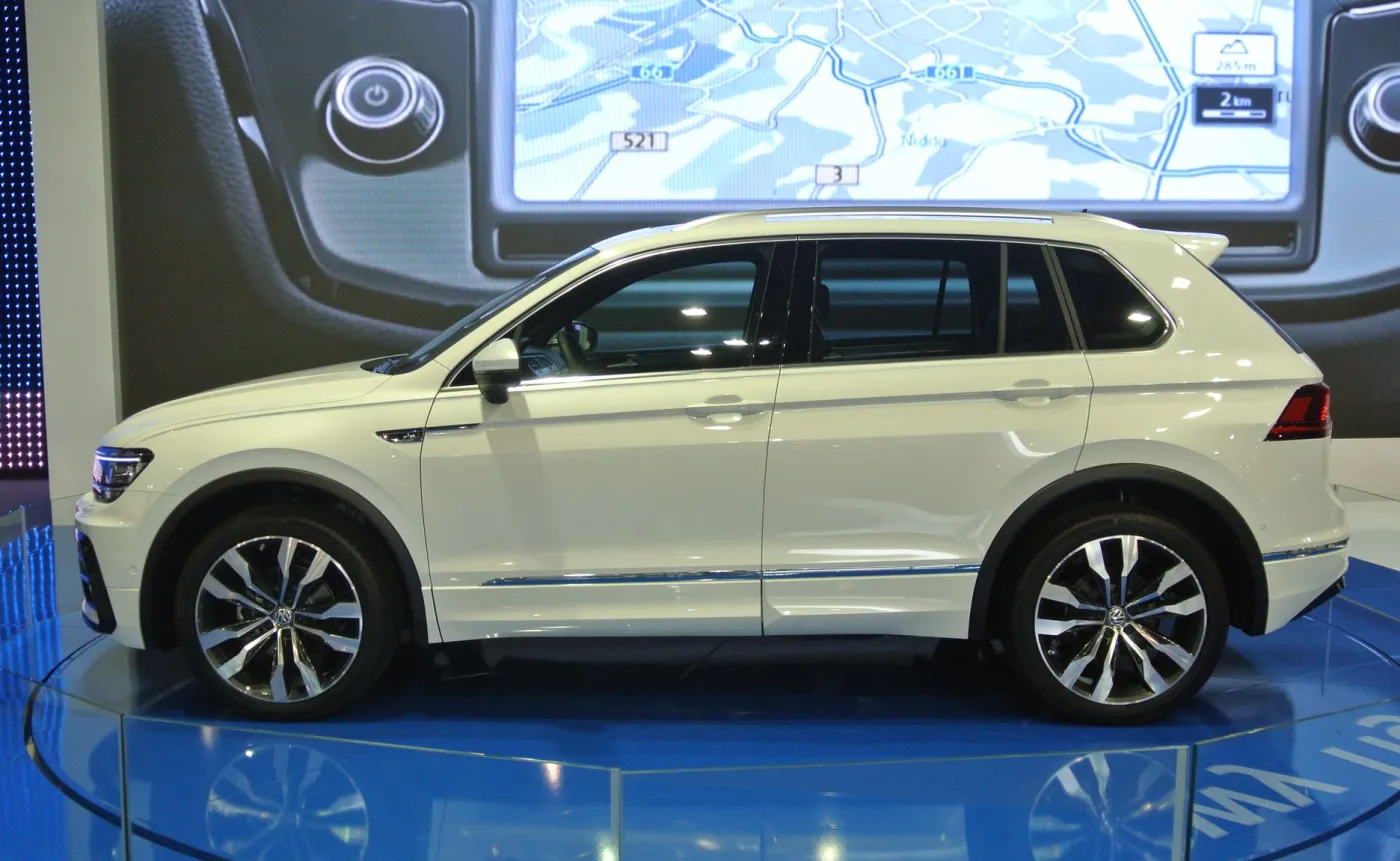 8892772-volkswagen-tiguan.jpg