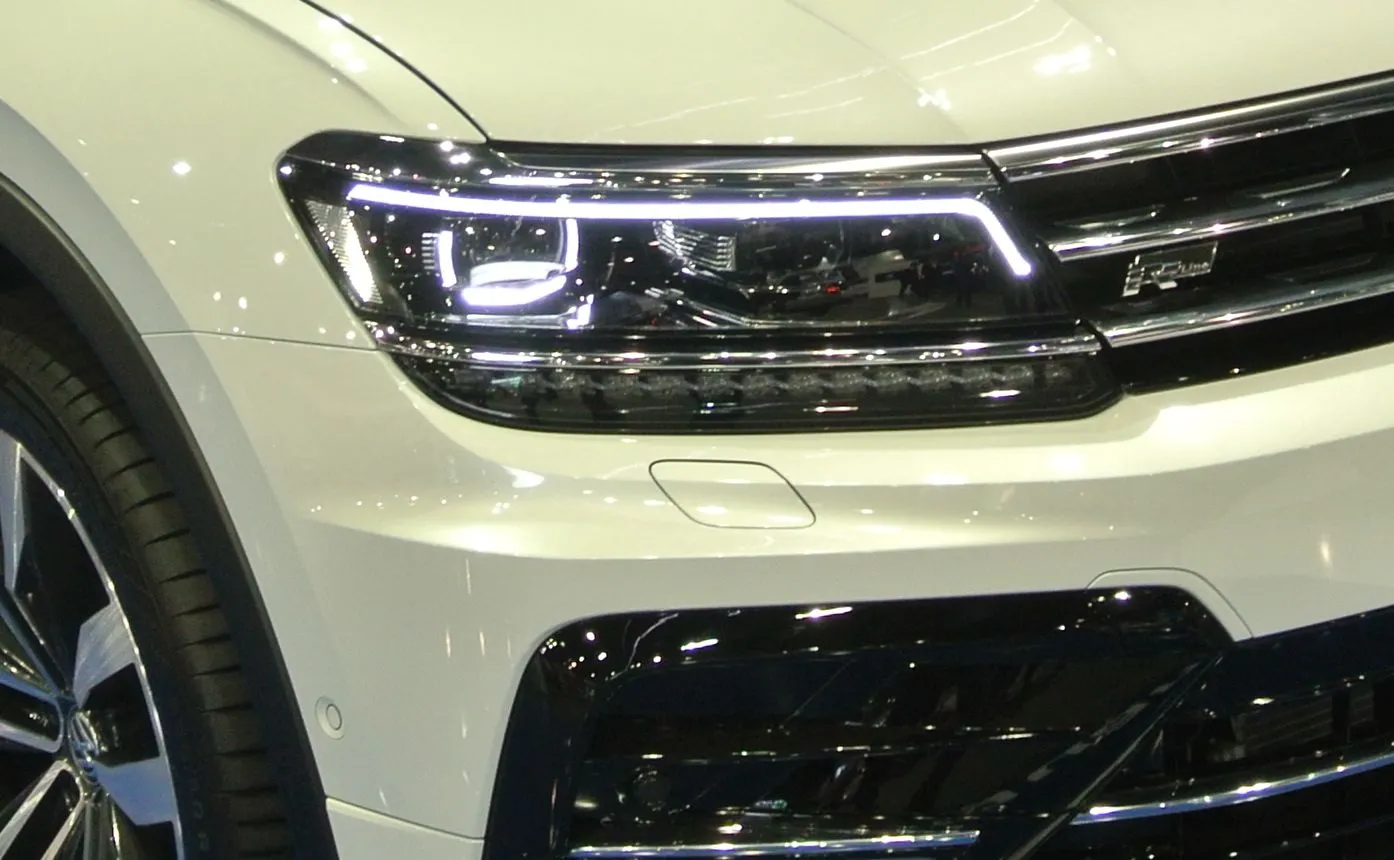 8893058-volkswagen-tiguan.jpg