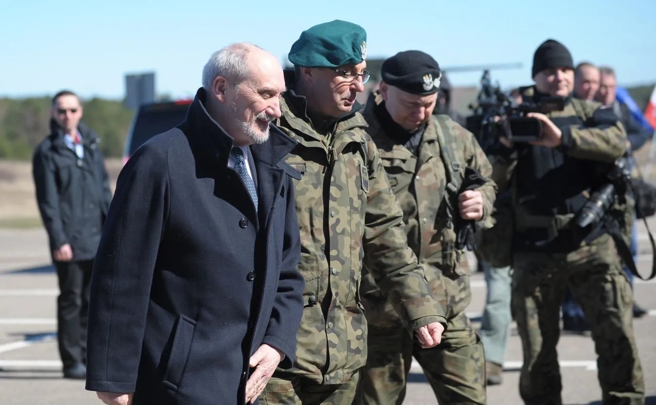 Macierewicz: Amerykanie to tylko część sił, które NATO wyśle na wschodnią flankę