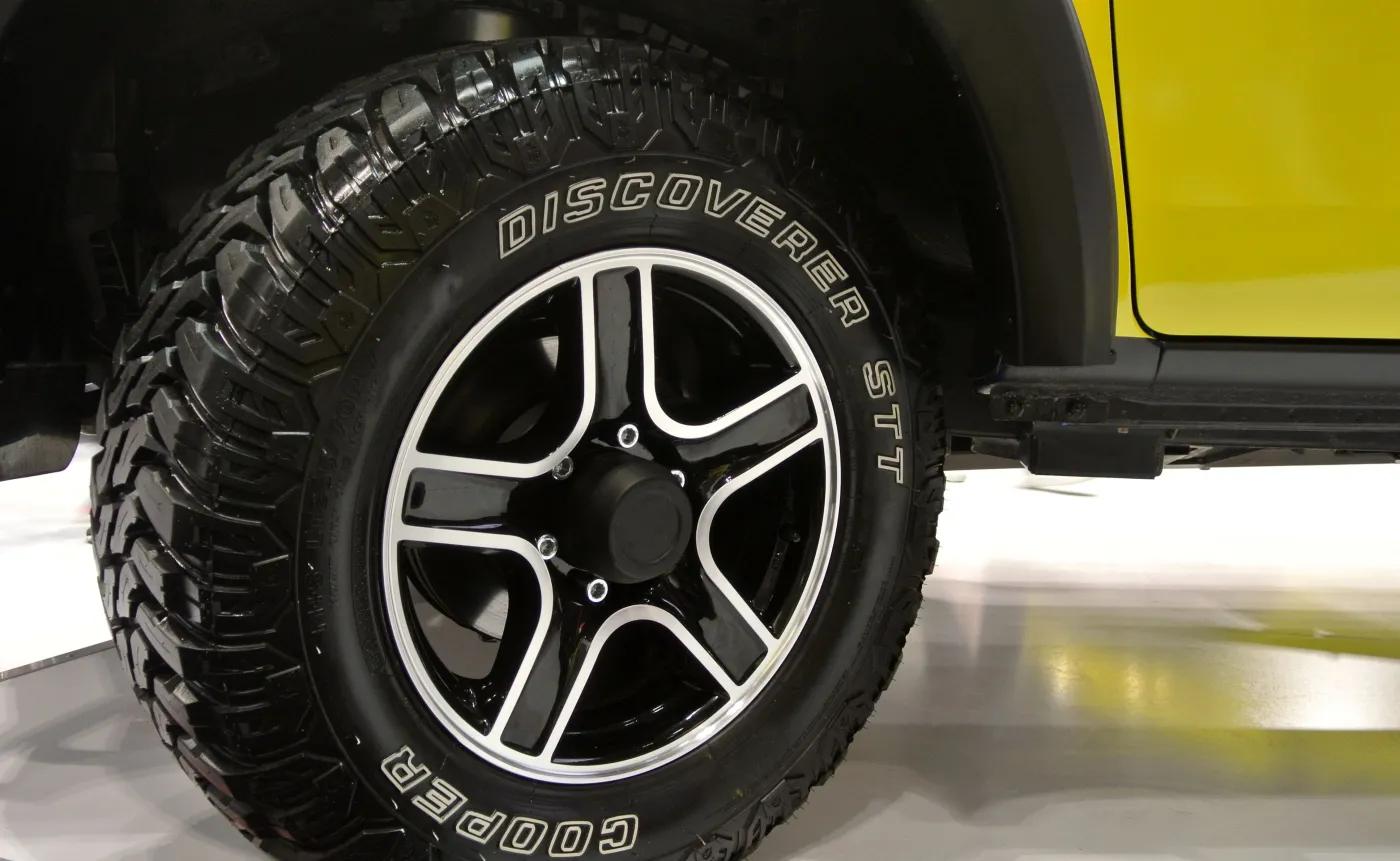 8908496-mitsubishi-l200.jpg