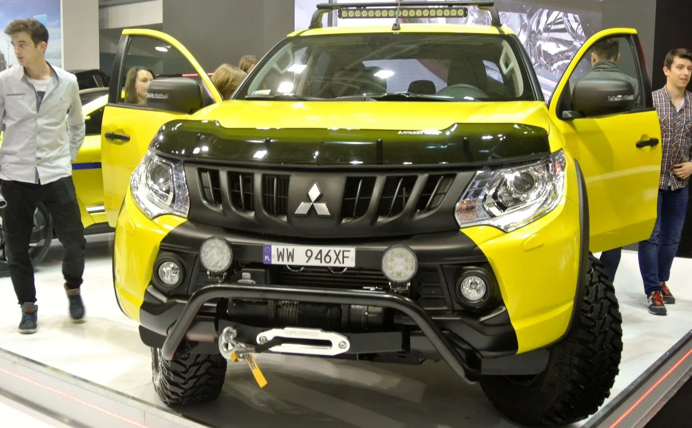 8908528-mitsubishi-l200.jpg