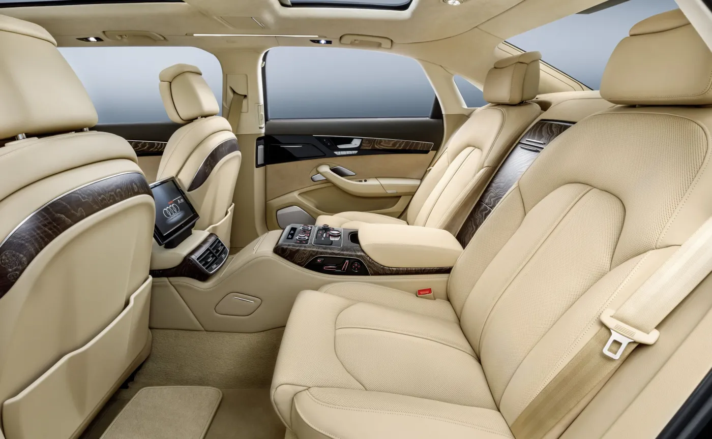 8924415-audi-a8-l-extended.jpg